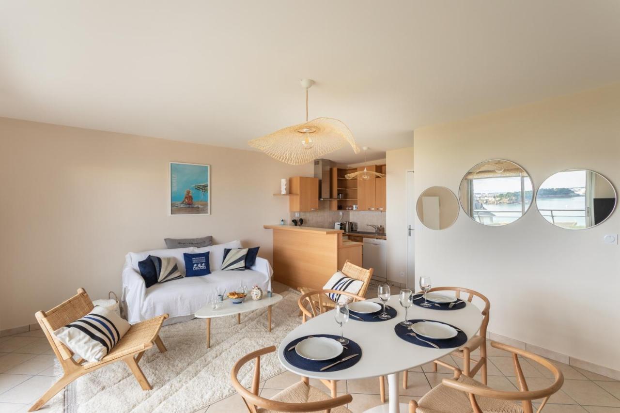 Heol - Appartement 2 Chambres - Vue Mer Et Parking Dinard Esterno foto